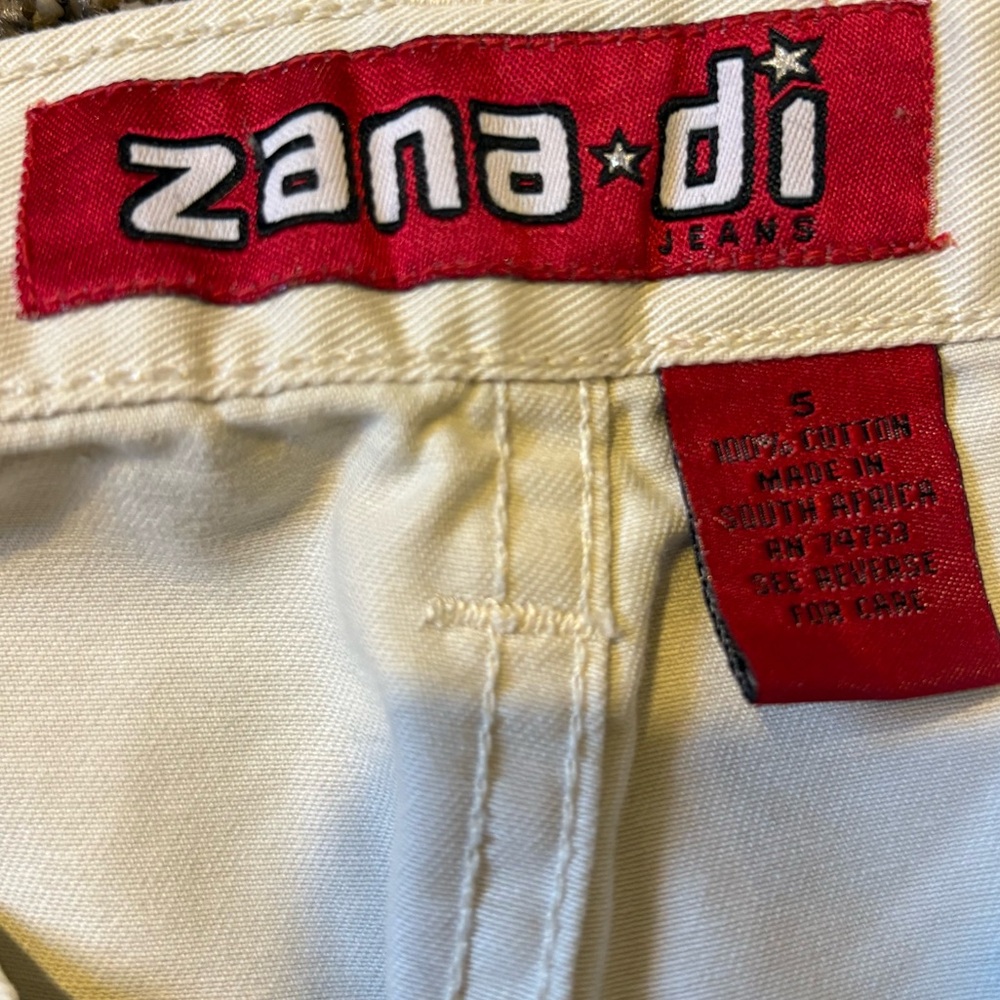 Zana Di Cream Shorts